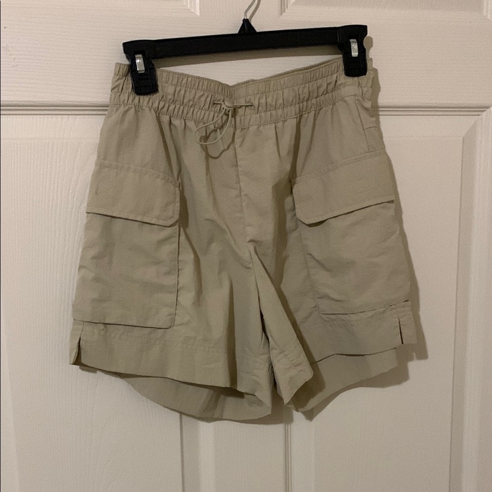 Women's Tan Cargo Shorts